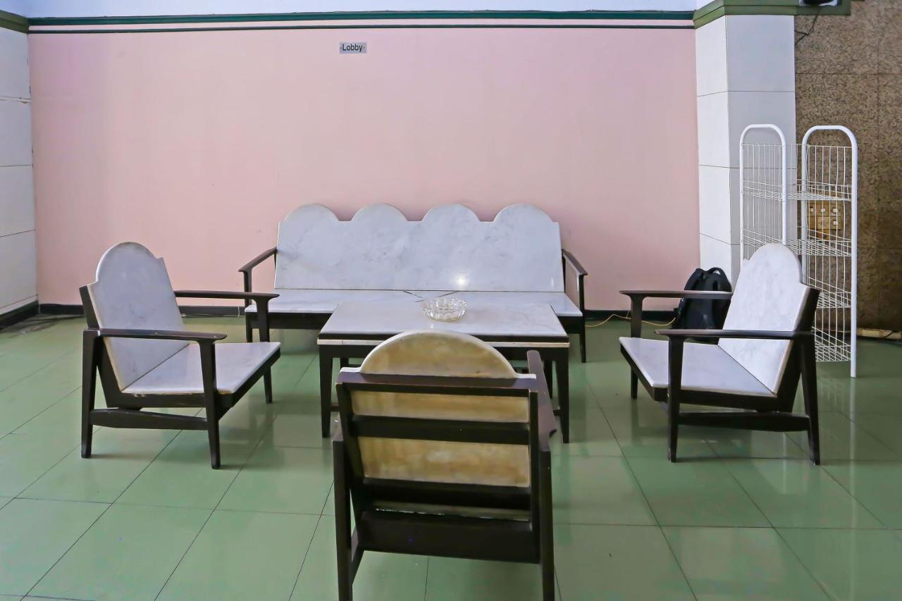 Collection O 92739 Hotel Pintu Besar Jakarta Buitenkant foto