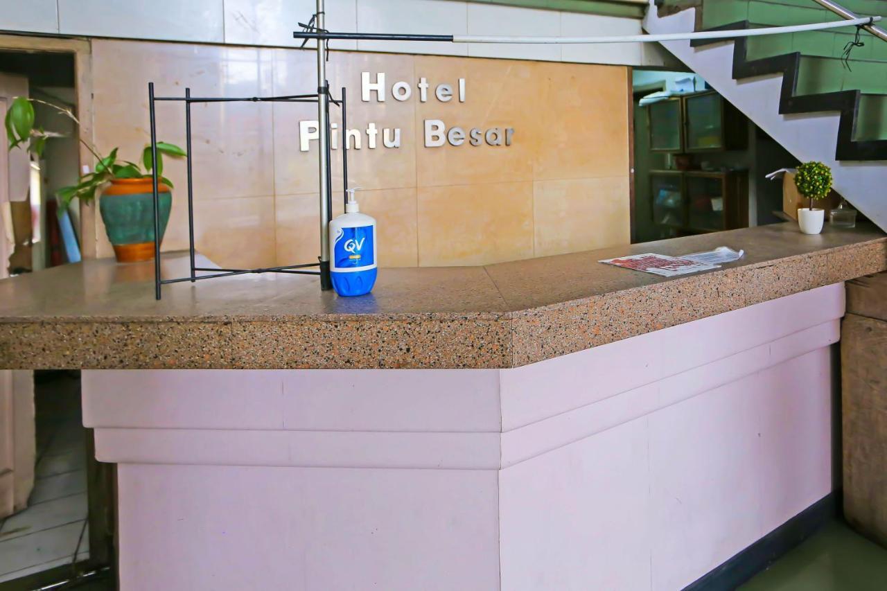 Collection O 92739 Hotel Pintu Besar Jakarta Buitenkant foto