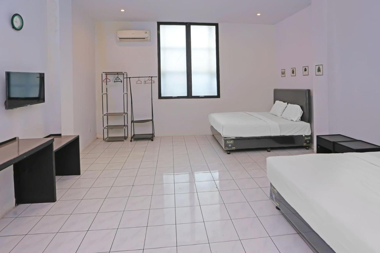 Collection O 92739 Hotel Pintu Besar Jakarta Buitenkant foto