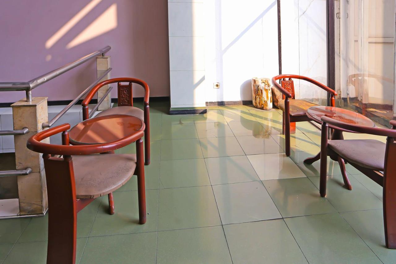 Collection O 92739 Hotel Pintu Besar Jakarta Buitenkant foto