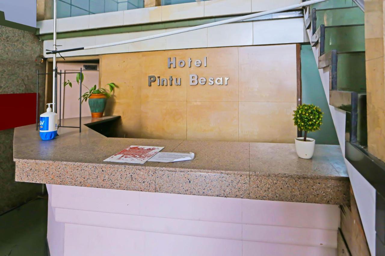 Collection O 92739 Hotel Pintu Besar Jakarta Buitenkant foto
